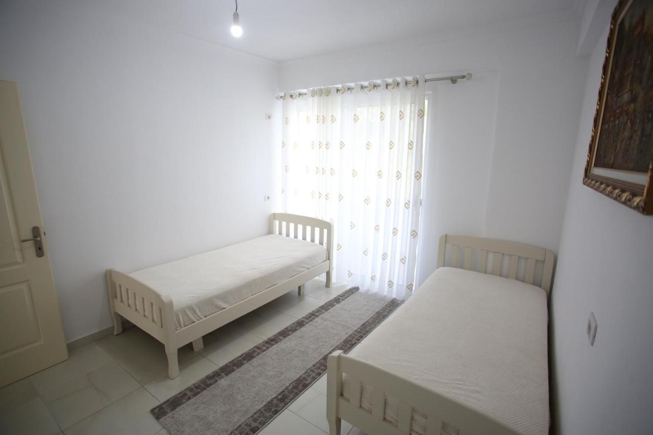 Adriatik Apartment Durres Bagian luar foto