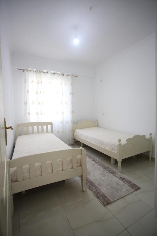 Adriatik Apartment Durres Bagian luar foto